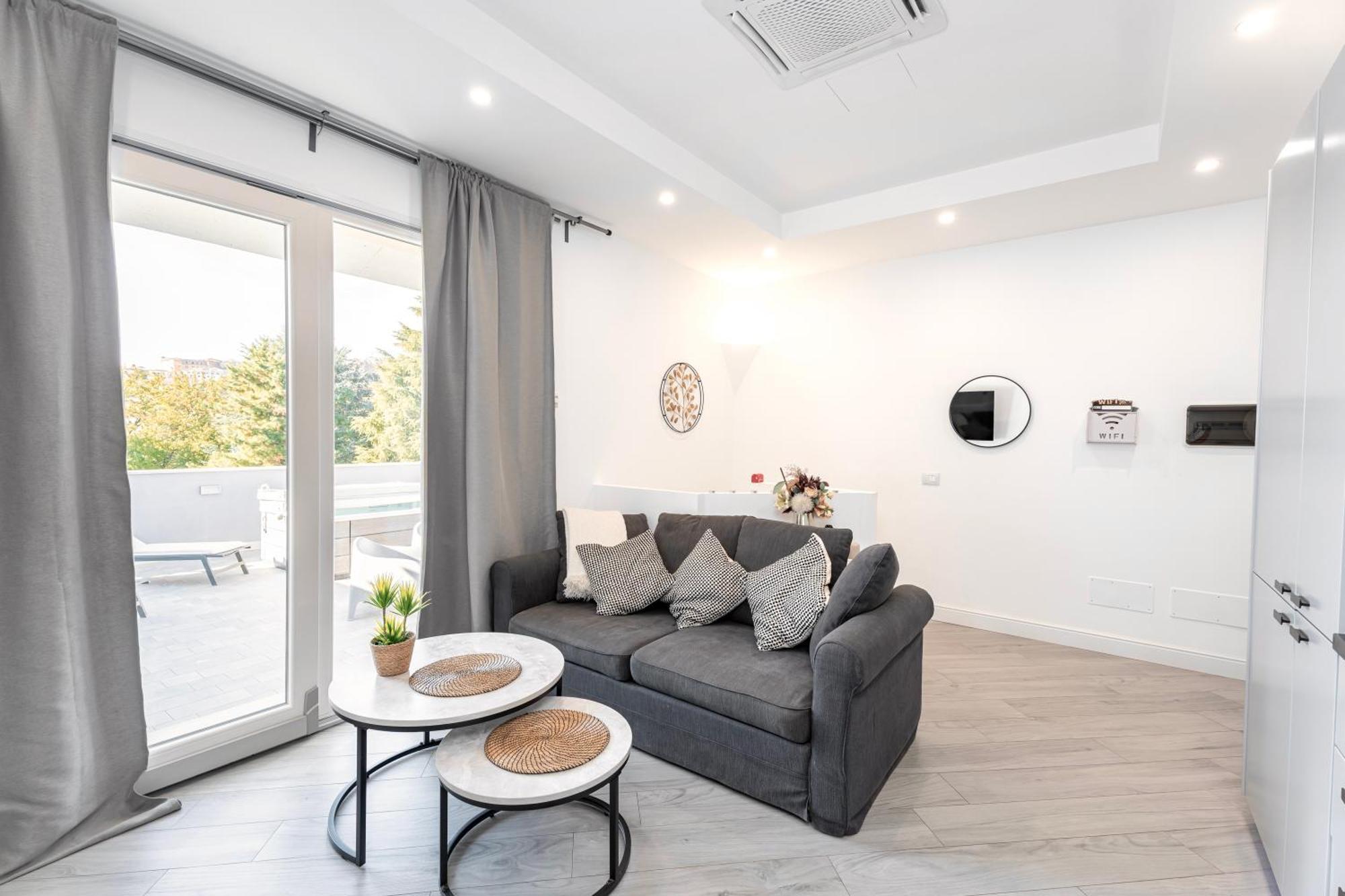 Luxury - Jacuzzi Apartments Near Rome Velletri Bagian luar foto
