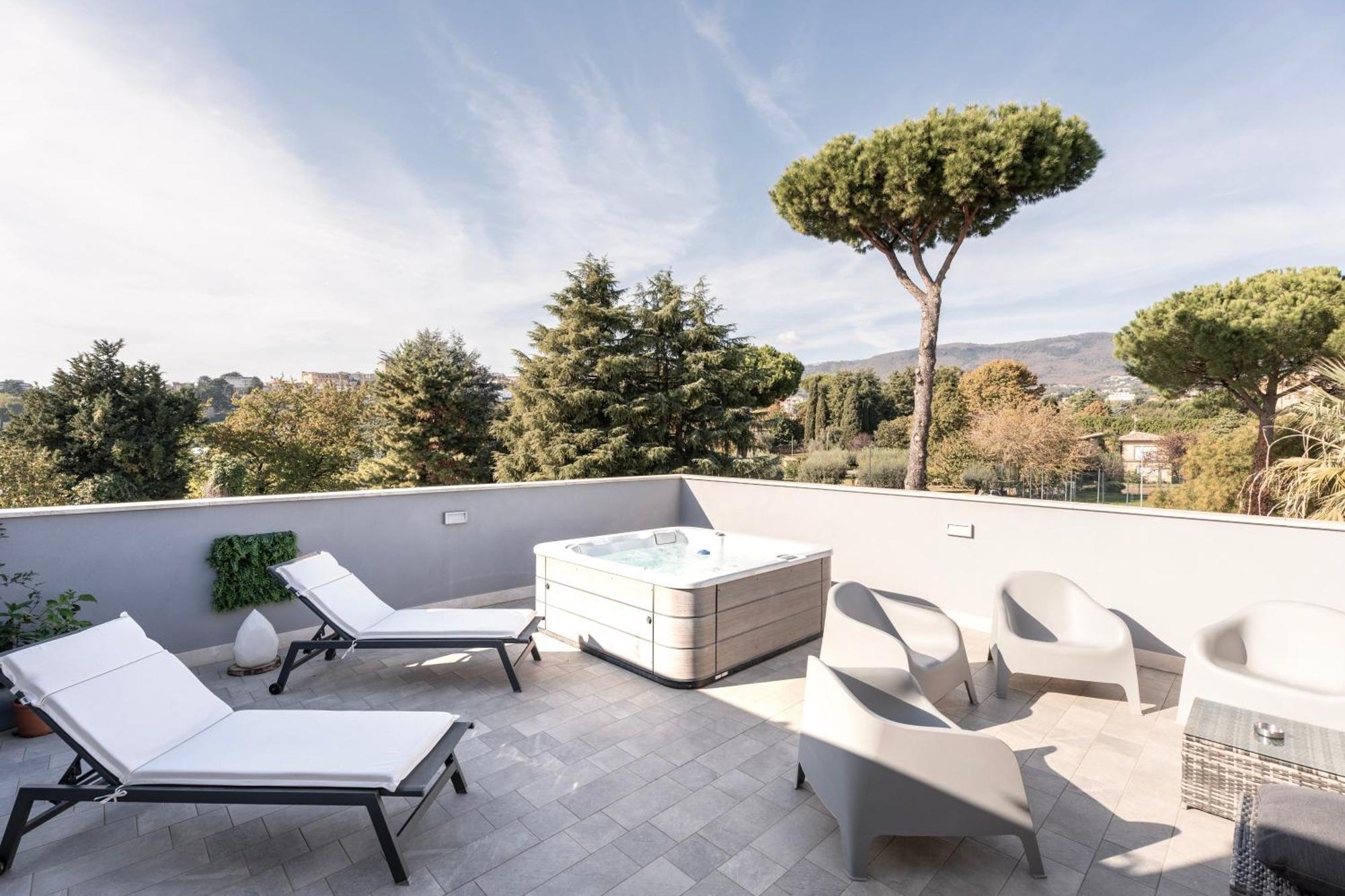 Luxury - Jacuzzi Apartments Near Rome Velletri Bagian luar foto